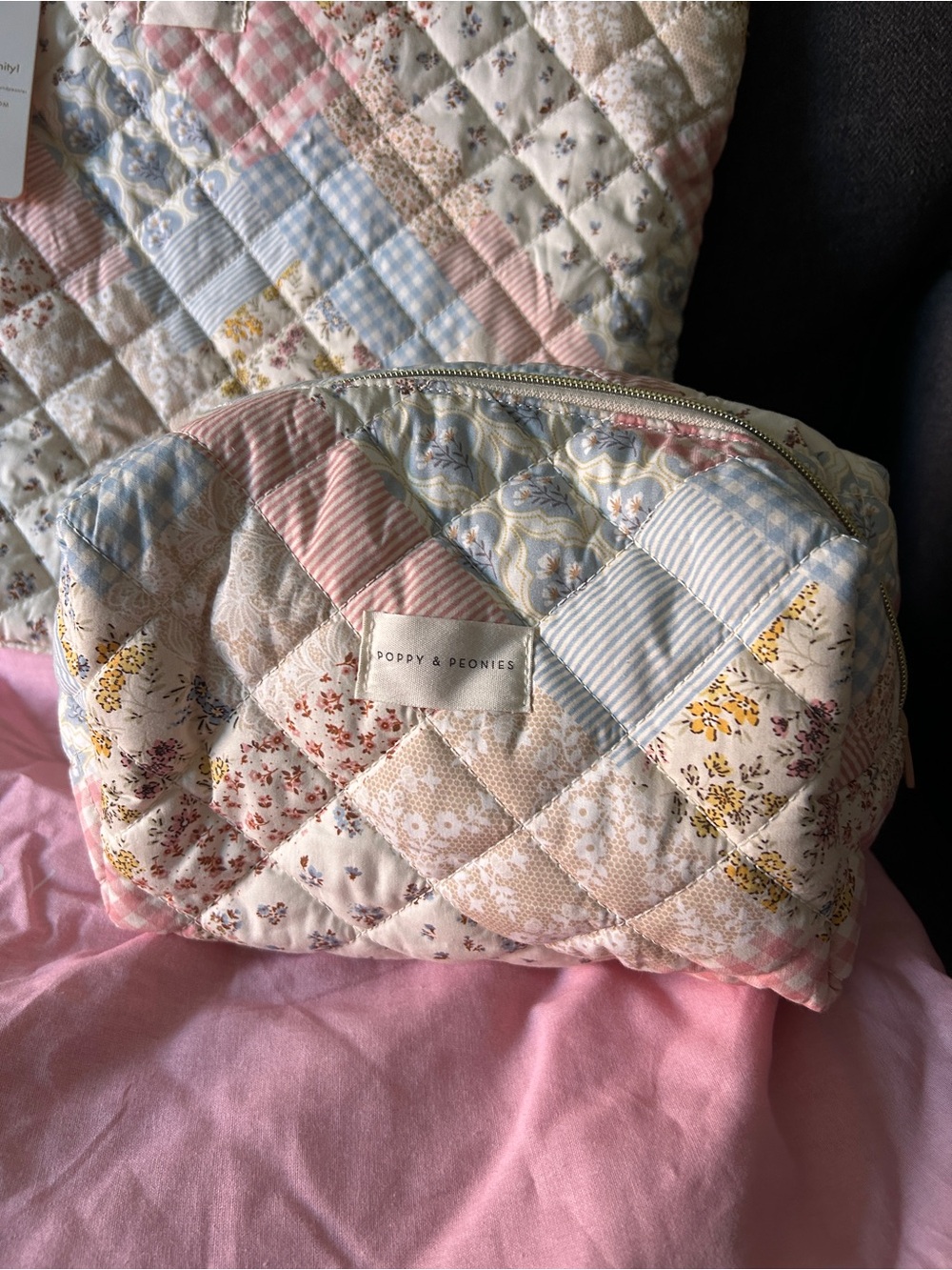 Poppy & Peonies Quilted Patchwork Tote and Matching Large Cosmetic Bag - Picture 8 of 13